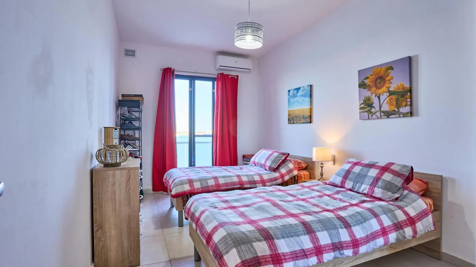 Seafront Townhouse In Birzebbuga Villa Nyaraló